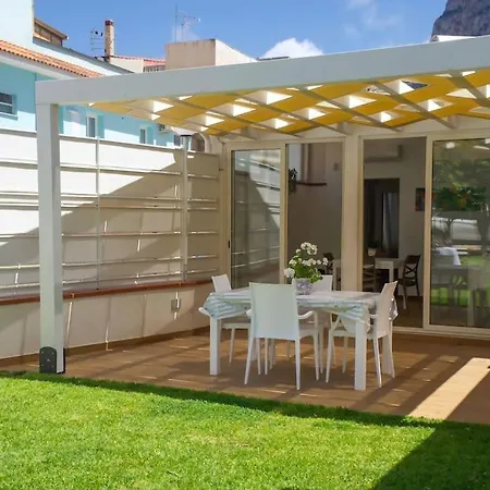 Holiday home Casuzza Sferracavallo