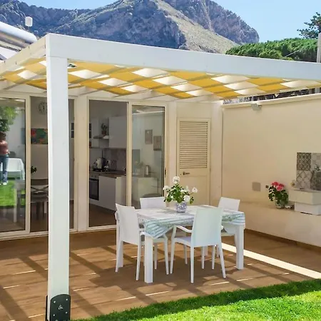 Holiday home Casuzza Sferracavallo